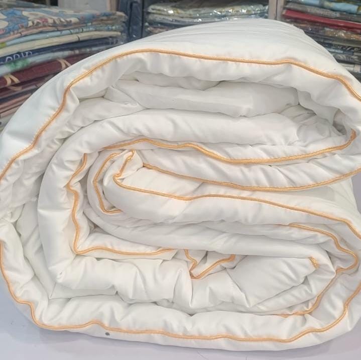 1047905 ORCHID WHITE DBL COMFORTER